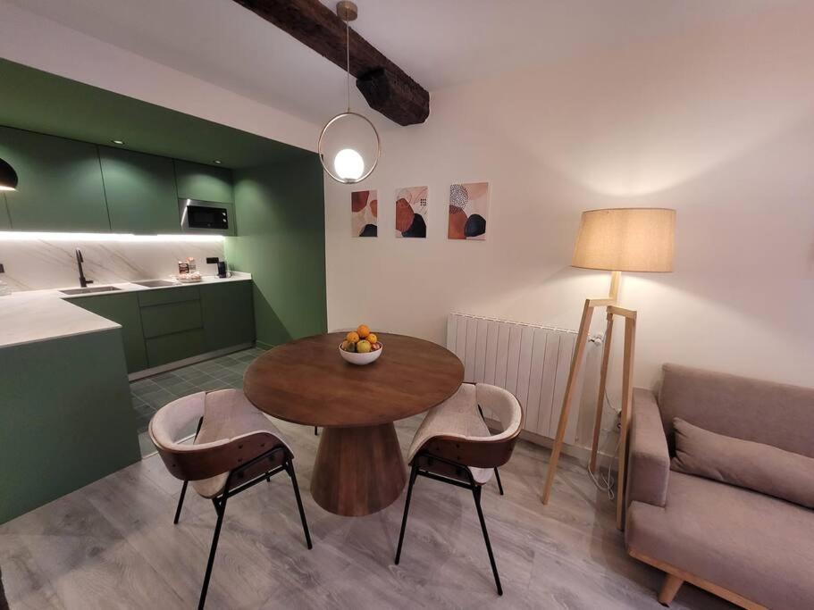 Piso Boutique A Un Minuto Del Casco Viejo *